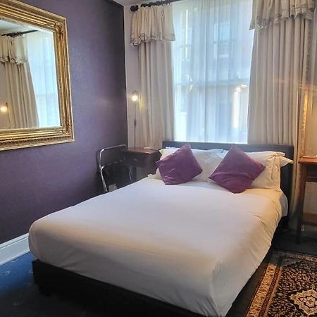 The Coach House Bed & Breakfast แคนเทอร์เบอรี ภายนอก รูปภาพ