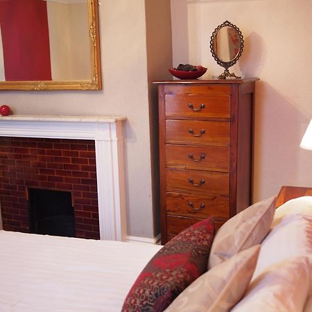 The Coach House Bed & Breakfast แคนเทอร์เบอรี ภายนอก รูปภาพ