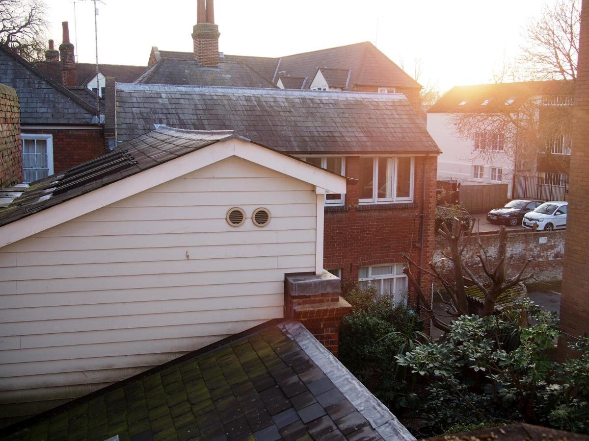 The Coach House Bed & Breakfast แคนเทอร์เบอรี ภายนอก รูปภาพ